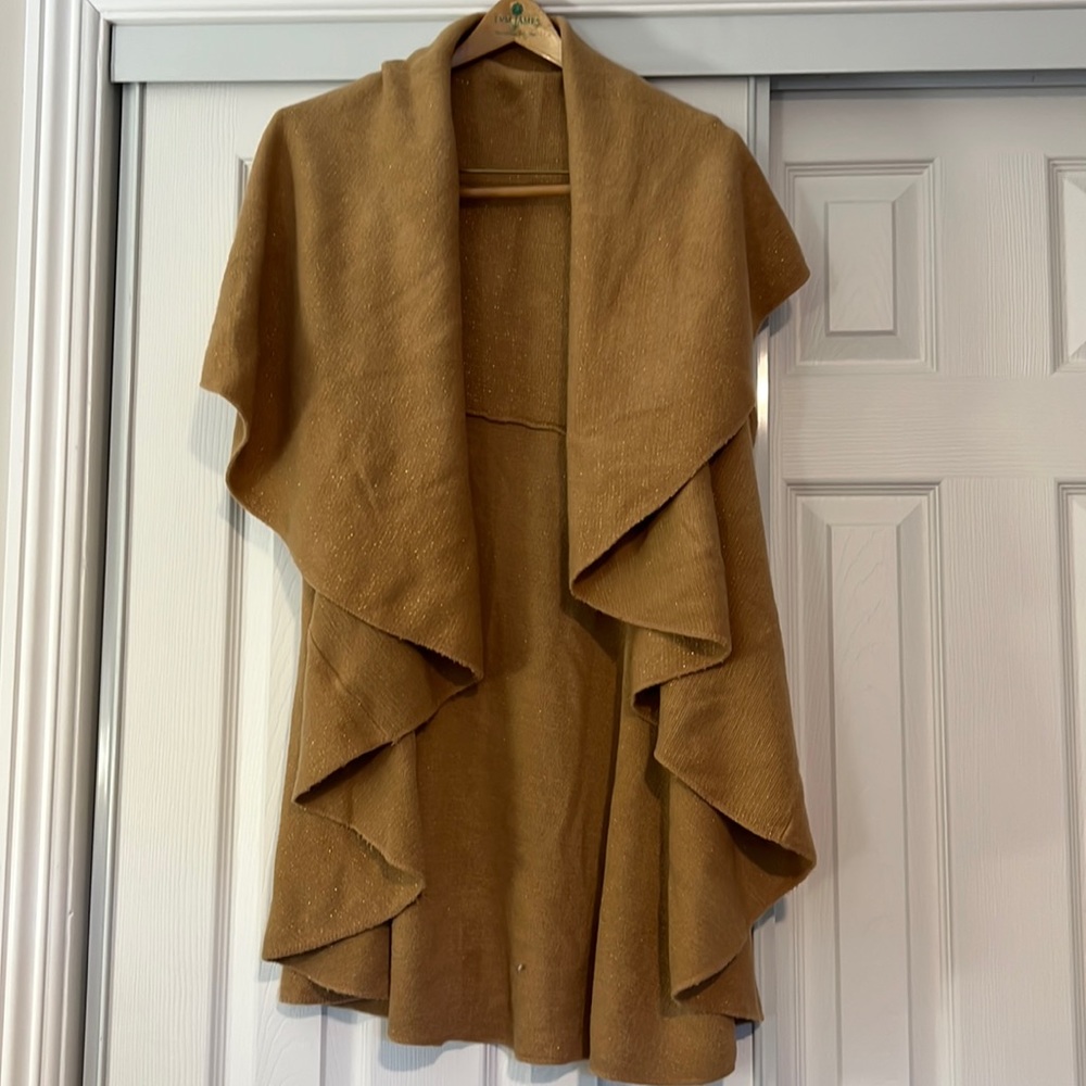 Gold look boutique draped vest